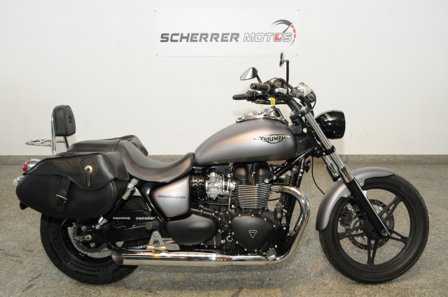 TRIUMPH Speedmaster 900