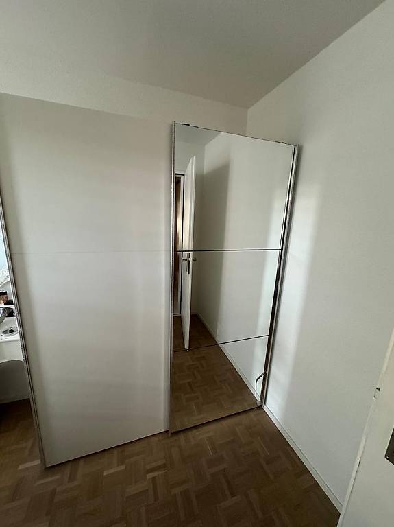 Kleiderschrank