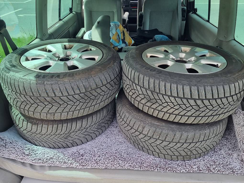 Audi VW T4 Alu+Winterreifen 225 60R16