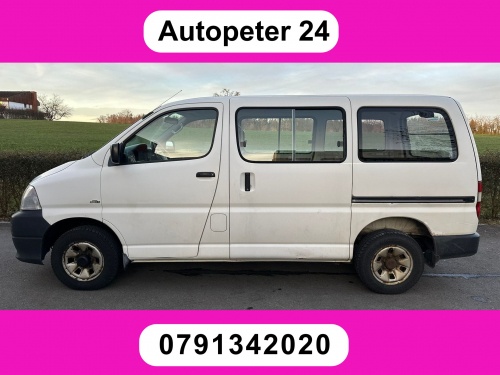 toyota hiace d-4d van 4wd swb