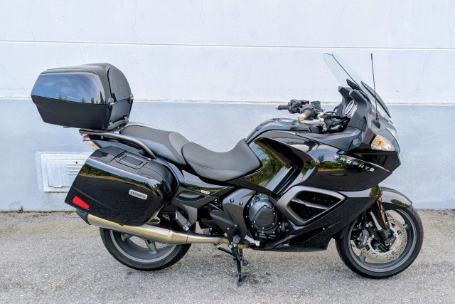 triumph trophy 1200 se