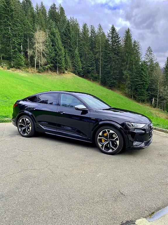 Audi e-tron S quattro Sportback schwarz 507 PS