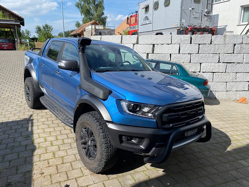 Raptor auf Wunsch mit neuem Dachzelt & Seitenmarkise