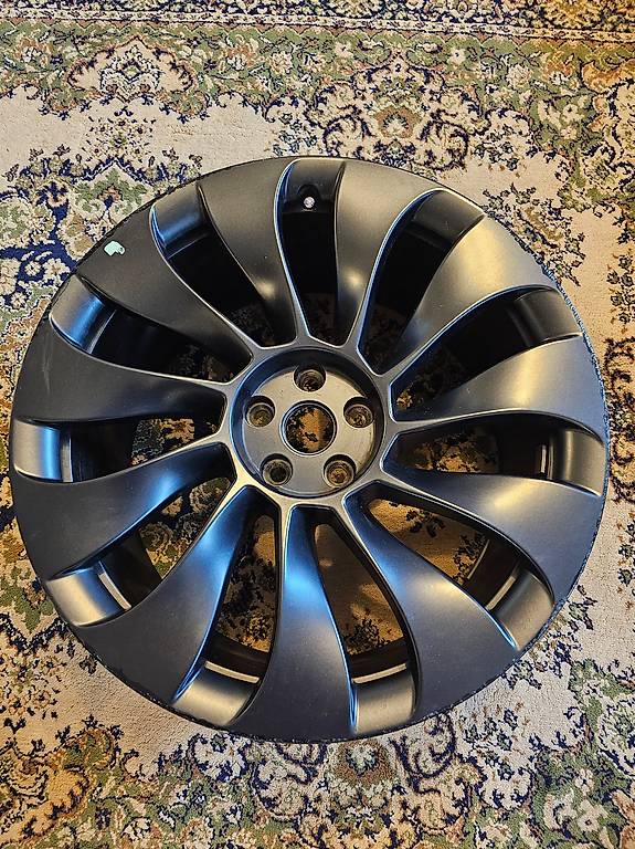 Tesla Model Y 21 Zoll Performance Felge