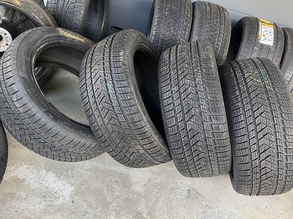 Neue Winterreifen Pirelli 265/45/20