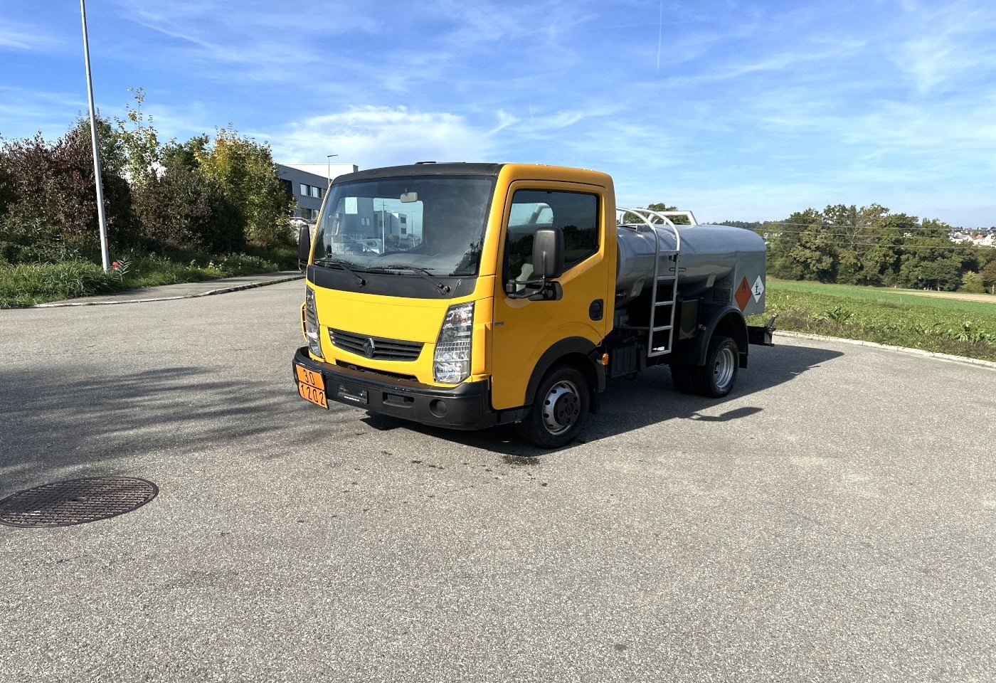 RENAULT / RENAULT TRUCKS, Maxity 130.35 Tankaufbau 4x2 / Swiss-Vehicle, Tankaufbau