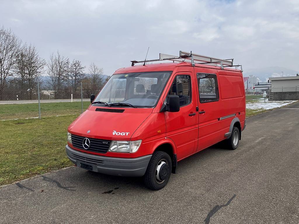 Camper Mercedes-Benz Sprinter 414 mit Dachträger