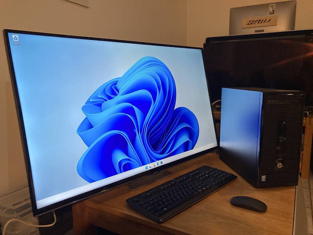 Computer HP i7 Monitor Samsung 40 pollici Windows 11