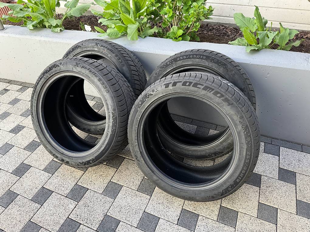 4x Winterreifen 255/45R19 85% Profil 6.4mm Tesla Y