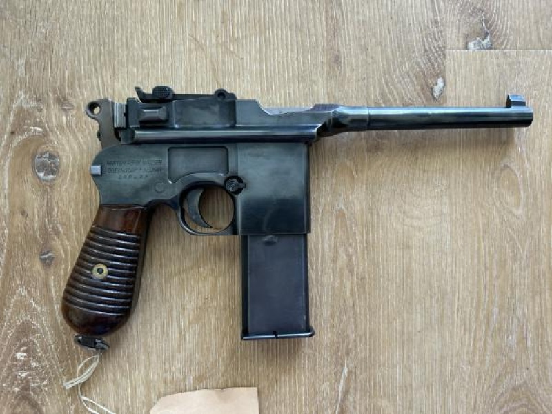A vendre pistolet Mauser C96 / état impeccable