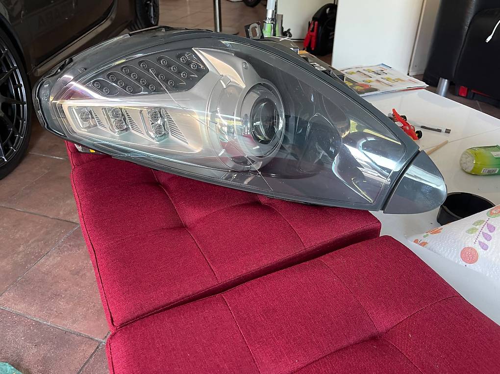 faro anteriore ferrari california