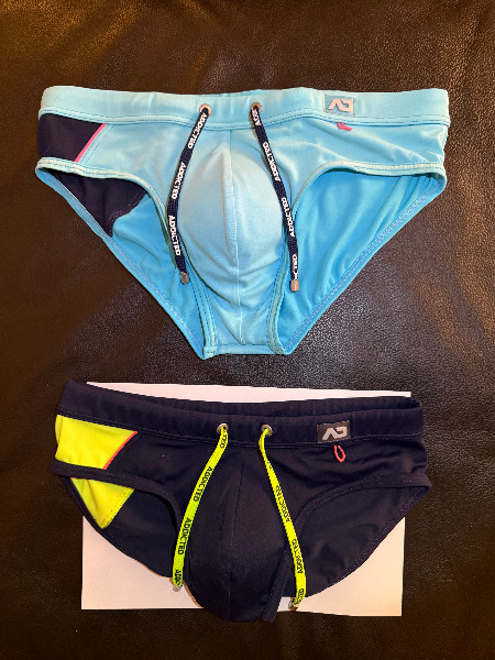 2 Badehosen Addicted in Gr. M + S, Zustand gut bis neuwertig