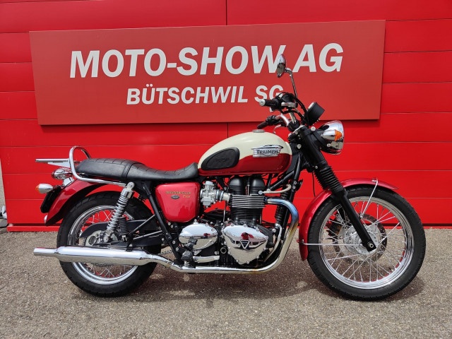 TRIUMPH Bonneville 900