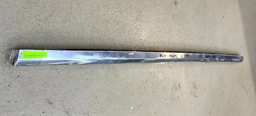 Tesla Model X Zierleiste Fahrertüre Chrom