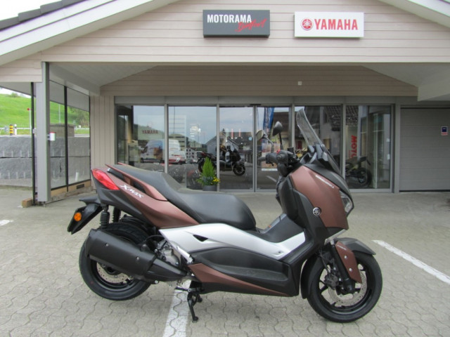 yamaha x-max 300