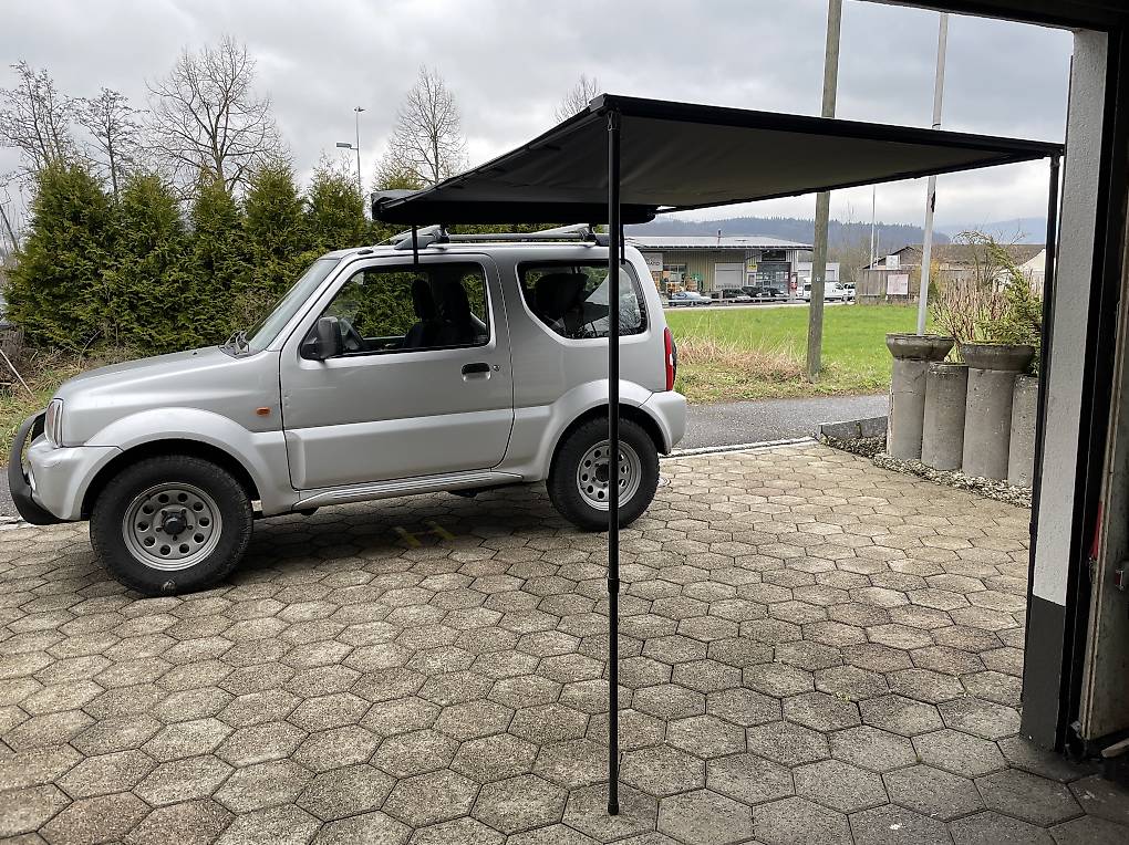 Suzuki Jimny 1.3i 01.02.2002 188000 km kein Rost