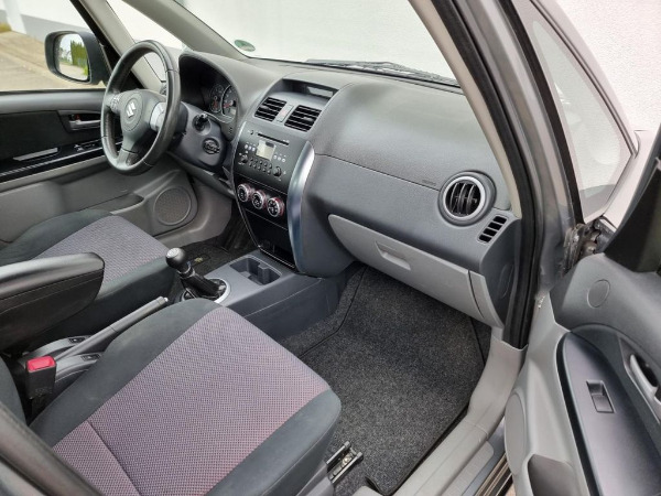 Suzuki SX4 1.6 4x4 79 kW (107 PS)