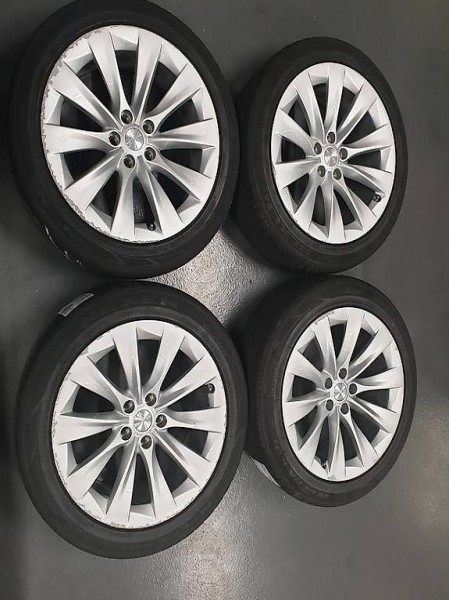  Tesla Model X 20 Zoll Räder Original