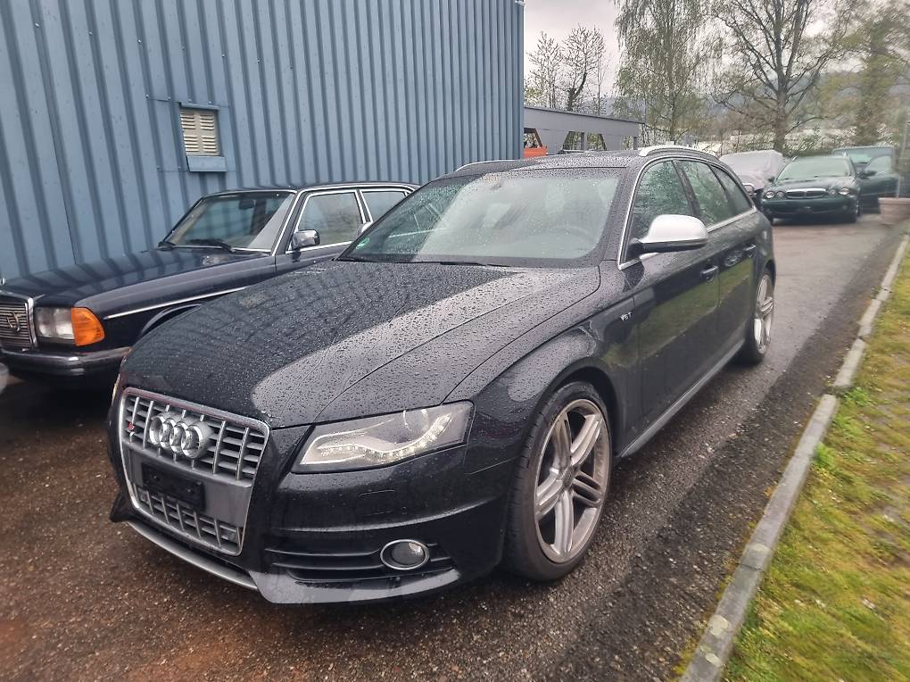 Audi S4 Avant 3.0 TFSI (motor läuft auf 3 zylinder)