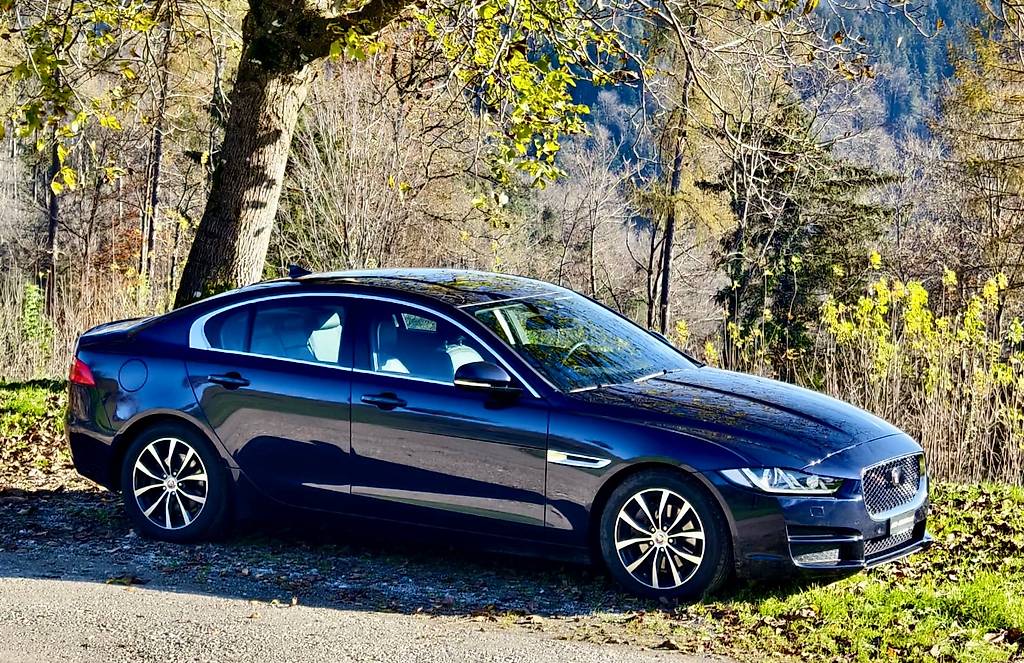 JAGUAR XE E-Performance 20d Portfolio Limousine Automat 2016