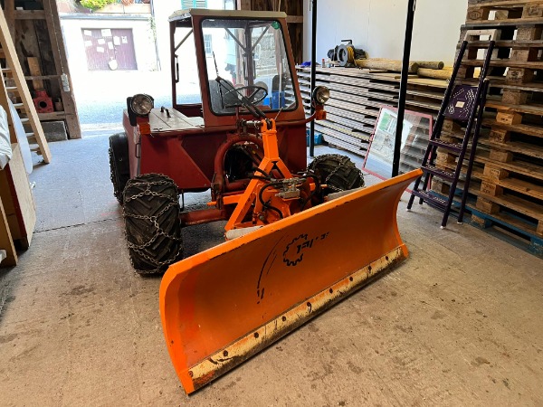 Aebi Terratrac TT33 mit Fronthydraulik