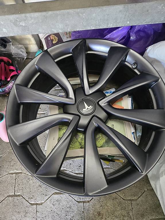 Tesla Felgen 20"