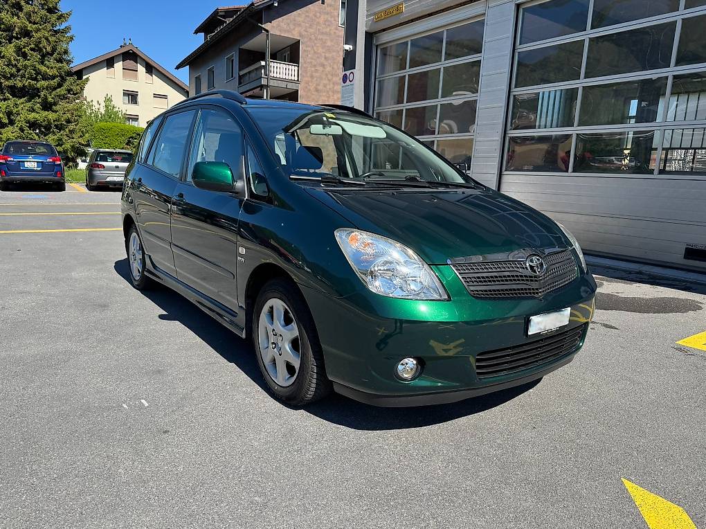 Corolla Verso 1.6 sehr gepflegt, 8-fach bereift, 5 Plätzer