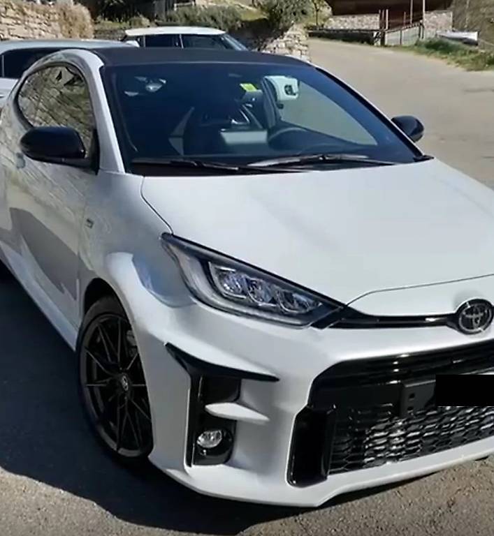 toyota yaris 1.6 gr sport