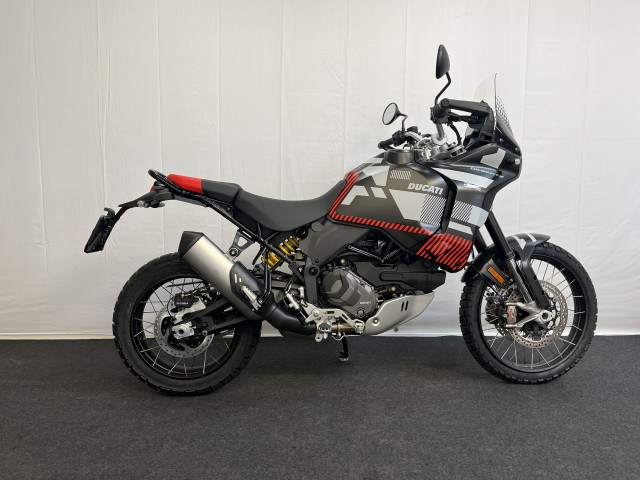 ducati 937 desertx v2