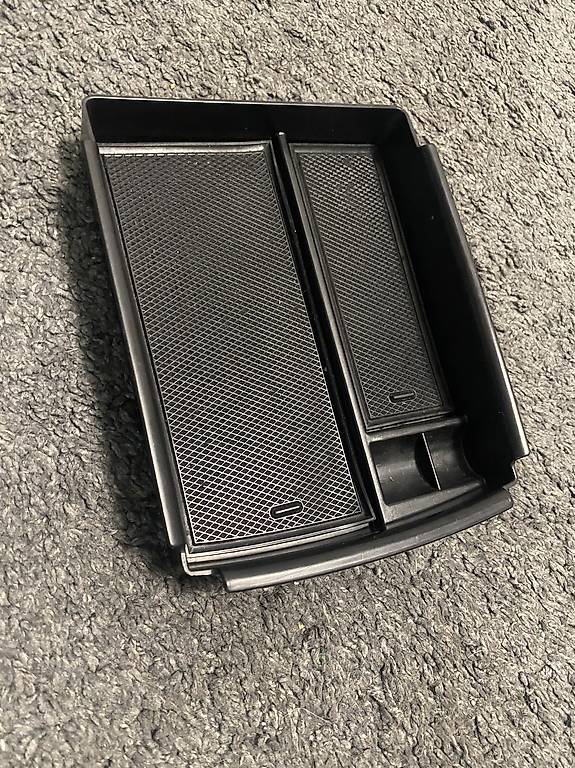 Tesla Model X Münzablage