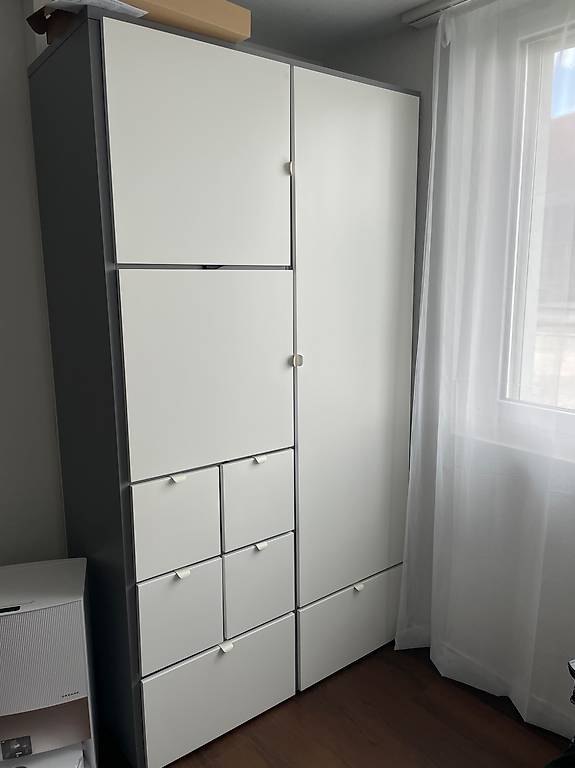 Kleiderschrank