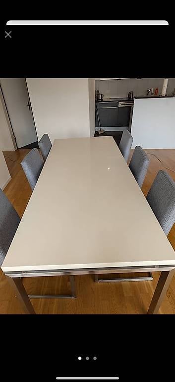 Tisch oder Pult zu verschenken
