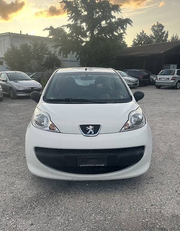 Peugeot 107 1.0i Mit MFK Top Zustand