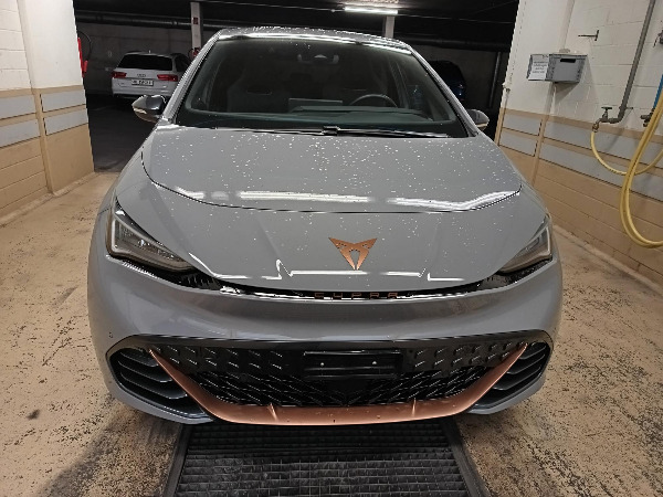 Cubra born EV / 58kWH / 204PS
