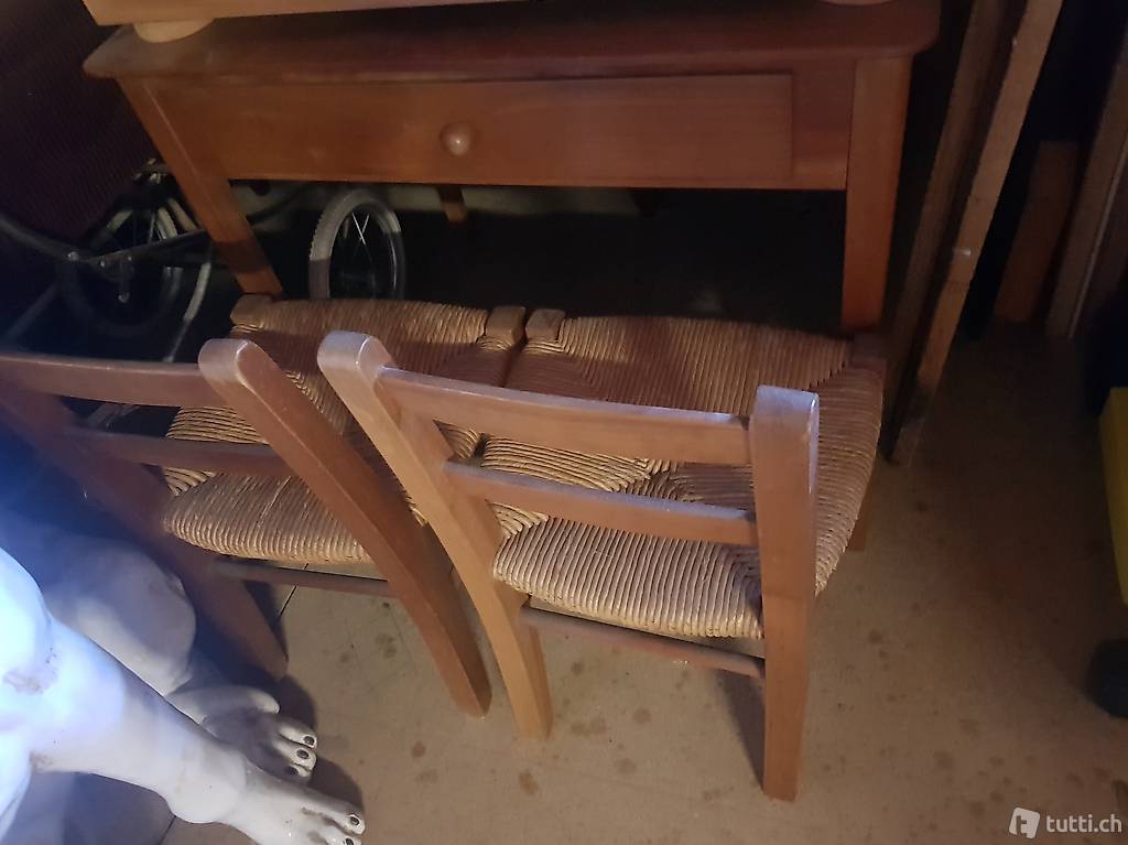 Kindertisch aus Holz mit 2 Stühle