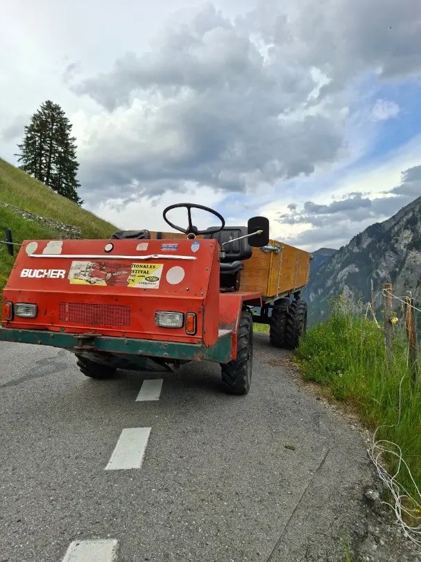 Bucher, Transporter TR 1500 mit Bucher Ersatzteilen