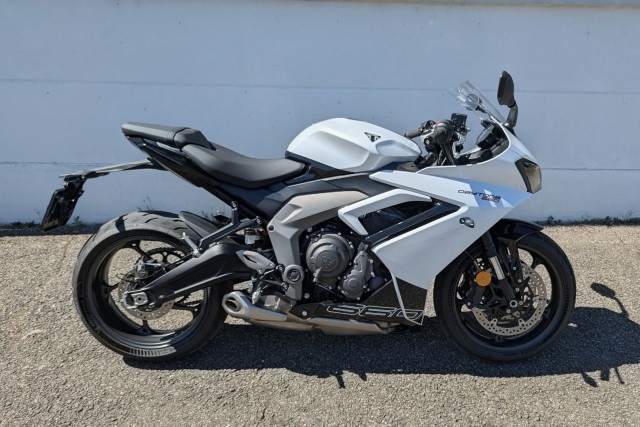 triumph daytona 660