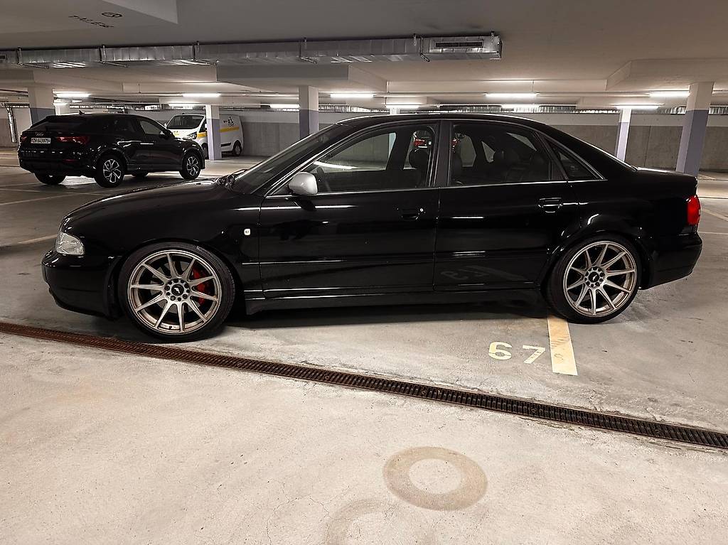 Audi s4 b5 limousine (schwarz)