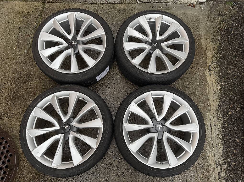 Tesla Model 3 Räder / Wheels Winterreifen 235/35 R20 92W