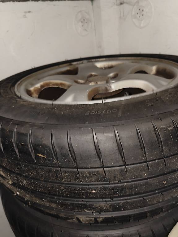 Michelin Pilot Sport Reifen mit Subaru GT Felgen