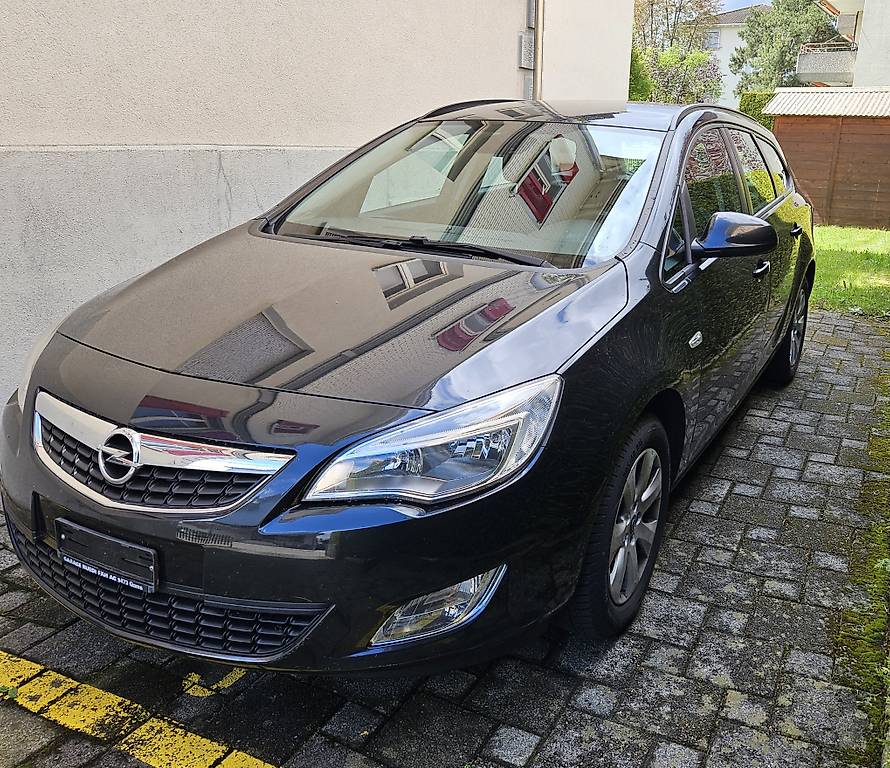 Opel Astra J Sport Touring