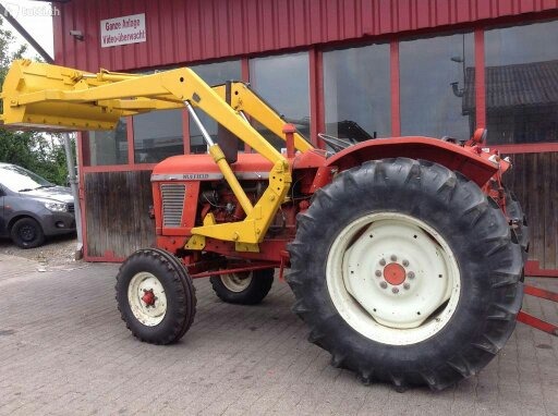 Traktor Nuffield 465