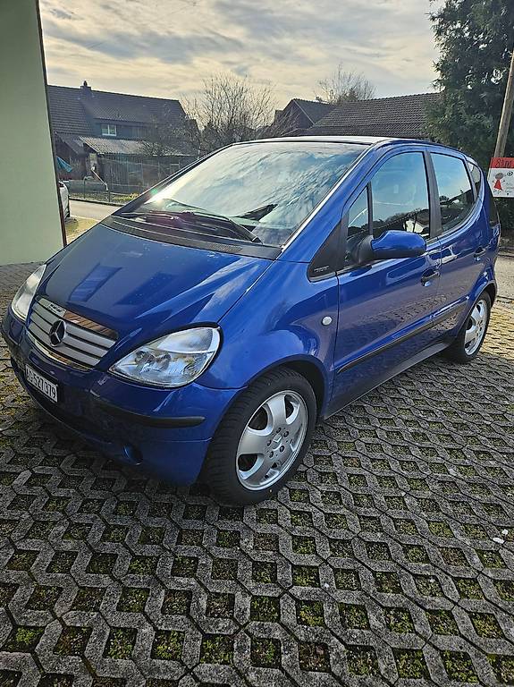 Mercedes A190 mit Bluetooth Radio, alles erneuert.