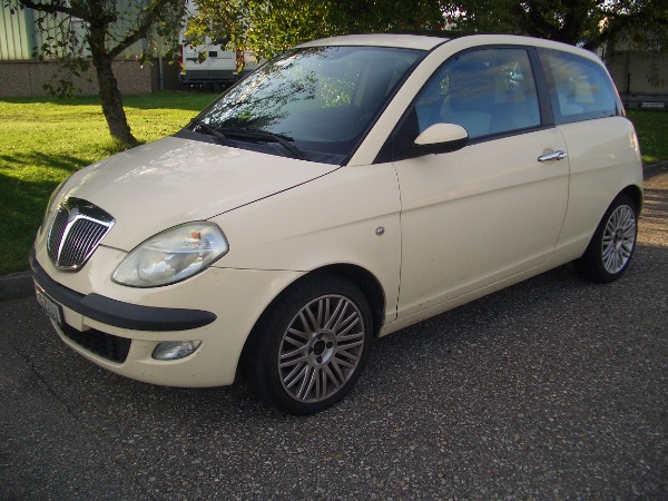LANCIA Ypsilon 1.4 16V Platino, läuft schön, FIXPREIS