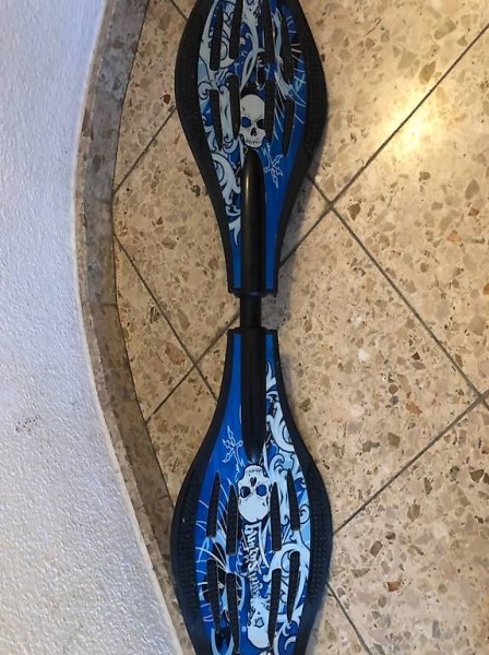 Skateboard Street Surfing