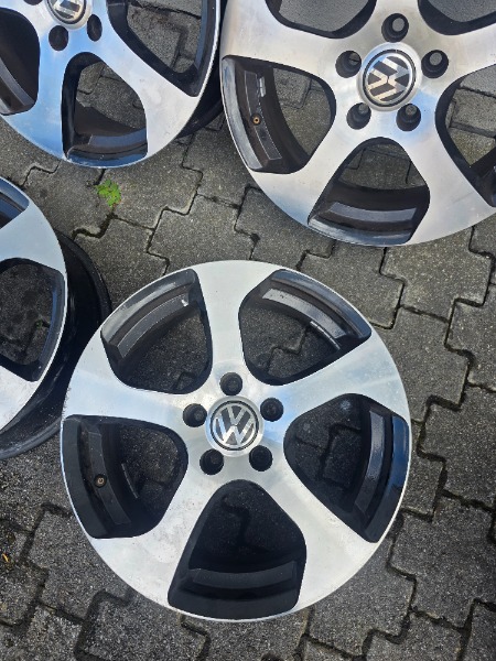 GTI Felgen 17 Zoll zu verkaufen