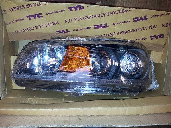  Fiat Punto 188 Scheinwerfer vorne links neu