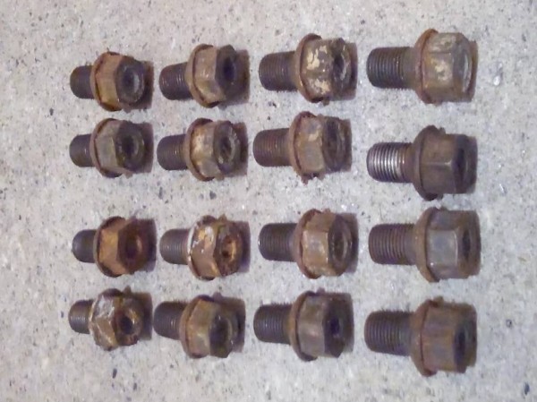 VW Käfer karmann Felgen Schrauben.