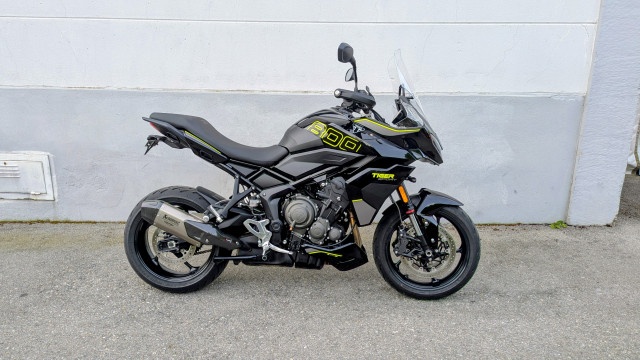 triumph tiger sport 800