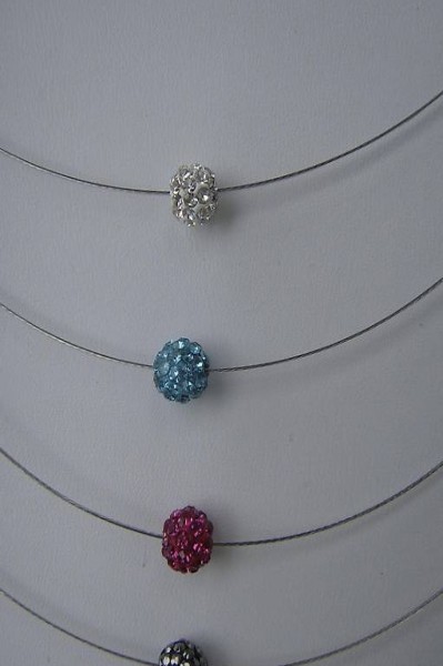 Tours de cou avec perle Strass divers coloris